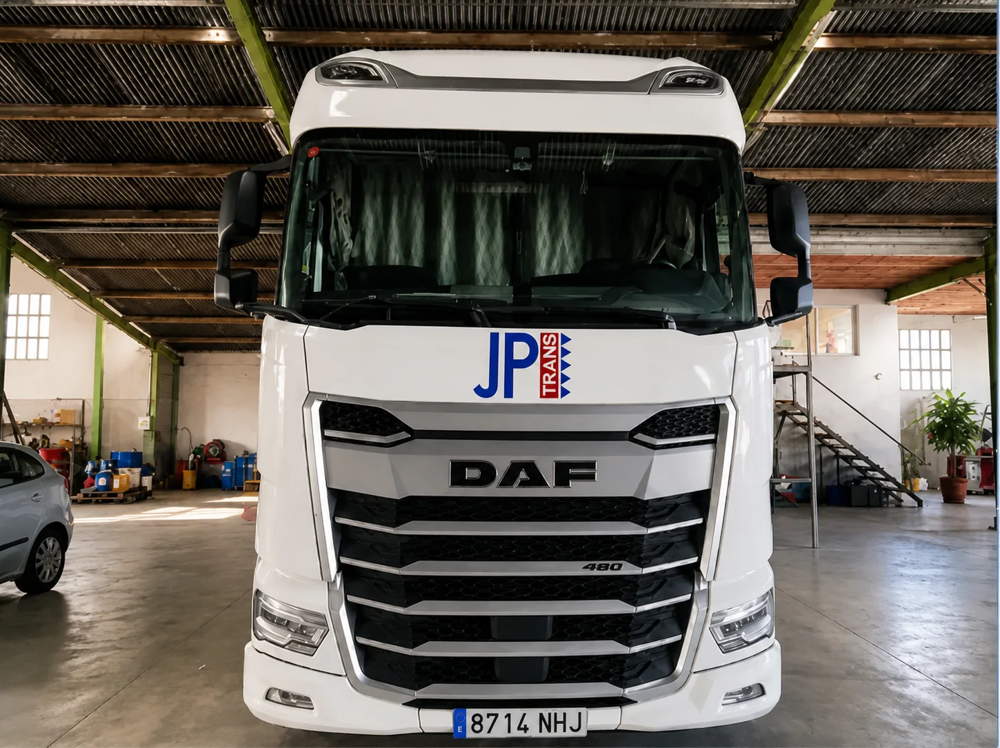 Frontal de un camión DAF de Transportes Julio Puig